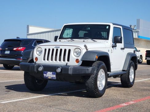 Used 2013 Jeep Wrangler Sport AWD/4WD image 3
