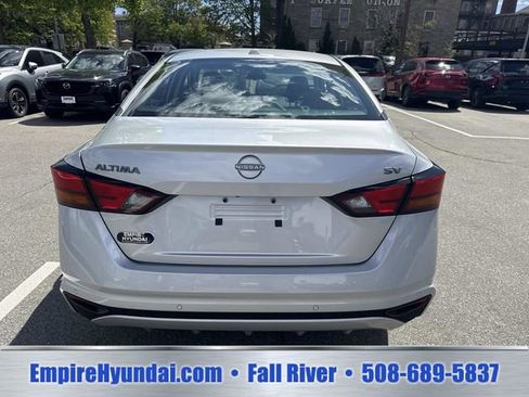 Used 2024 Nissan Altima 2.5 SV FWD image 4