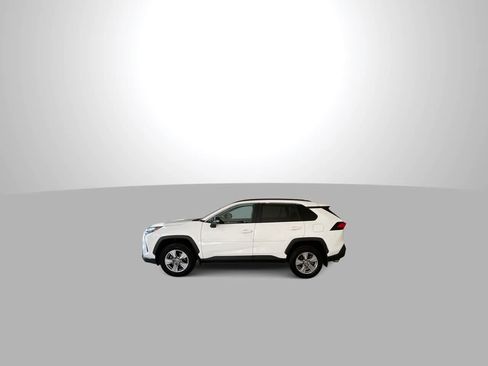 Certified 2022 Toyota RAV4 XLE w/ Convenience Package AWD/4WD image 5