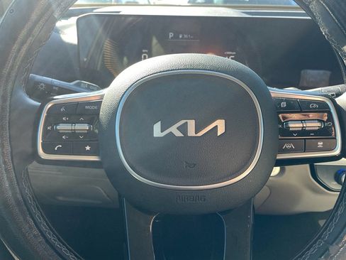 Used 2025 Kia Sorento S image 10