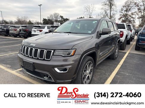 Used 2018 Jeep Grand Cherokee Limited image 1