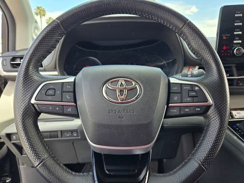 Used 2023 Toyota Sienna Limited AWD/4WD image 24