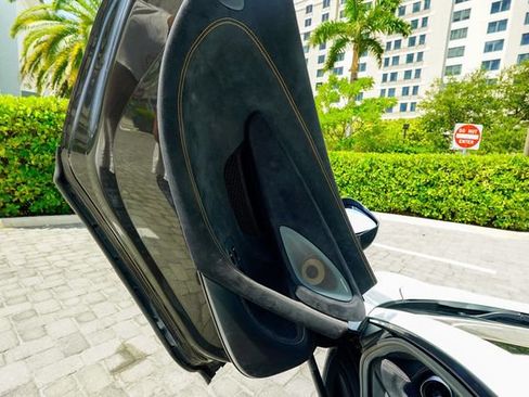 Used 2019 McLaren 600LT RWD image 59