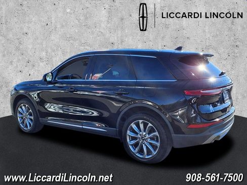 Used 2022 Lincoln Corsair AWD w/ Premium Package image 3