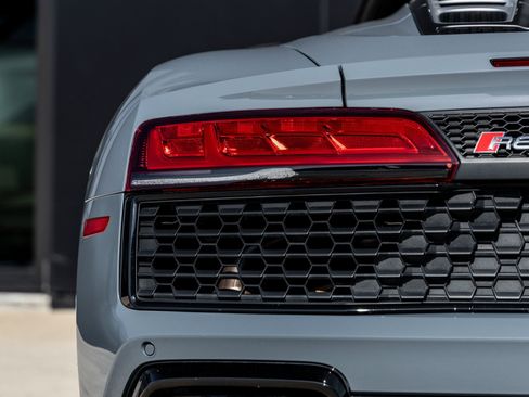 Used 2020 Audi R8 V10 image 11