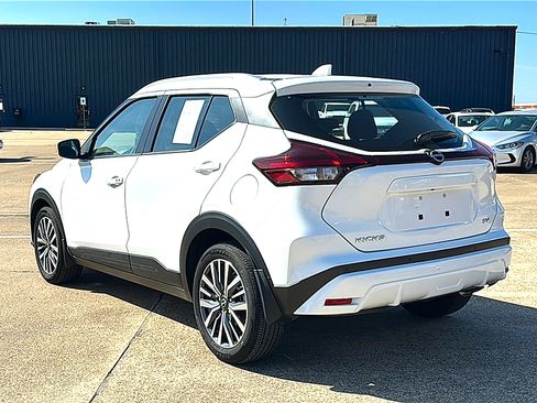 Used 2024 Nissan Kicks SV image 6
