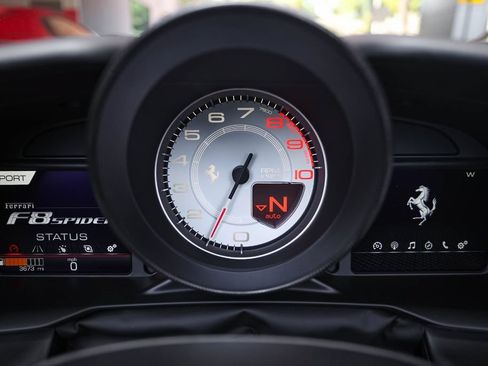 Used 2021 Ferrari F8 Tributo RWD image 32