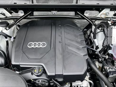 Used 2025 Audi Q5 2.0T Premium Plus w/ Premium Plus Package AWD/4WD image 30