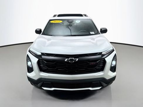 Used 2025 Chevrolet Equinox RS w/ Safety and Technology Package AWD/4WD image 2
