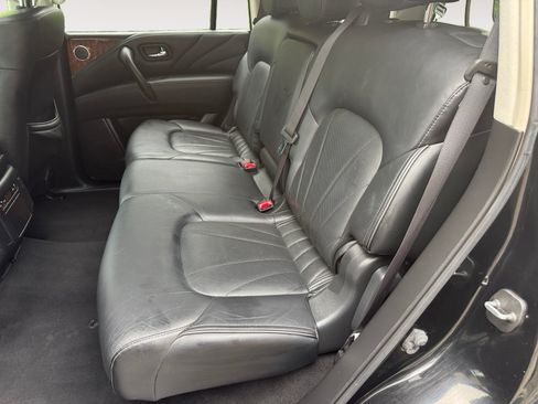 Used 2016 INFINITI QX80 4WD w/ Deluxe Technology Package image 16