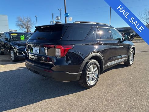 Used 2025 Ford Explorer Active AWD/4WD image 8