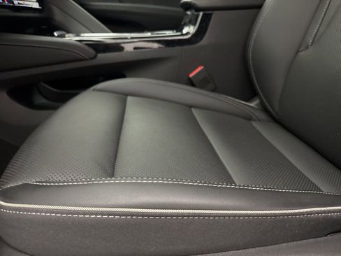 Used 2023 Buick Envision Essence image 24