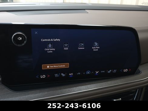 Used 2025 Chevrolet Suburban High Country AWD/4WD image 21