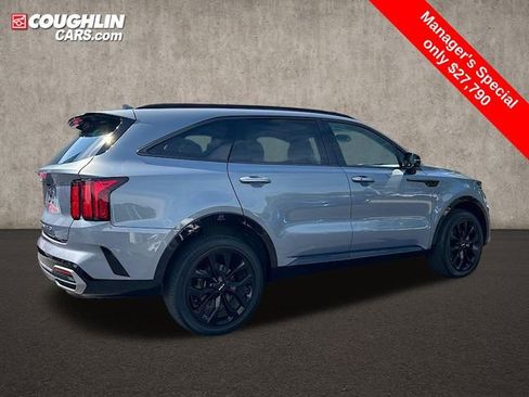 Used 2022 Kia Sorento SX image 4