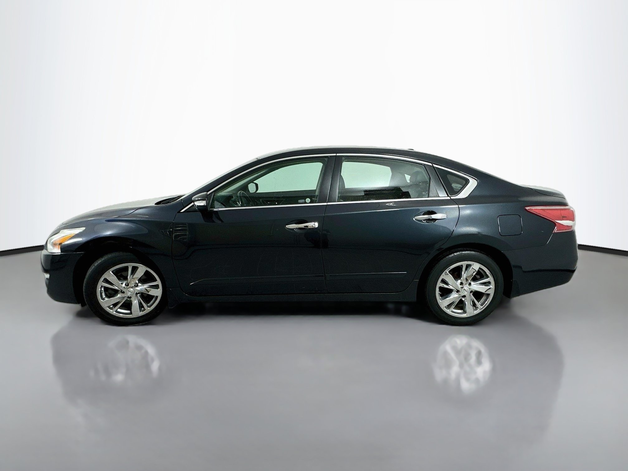 Used 2013 Nissan Altima 2.5 SL FWD image 4
