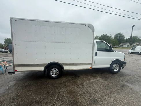 Used 2019 Chevrolet Express 3500 w/ Power Convenience Package RWD image 6