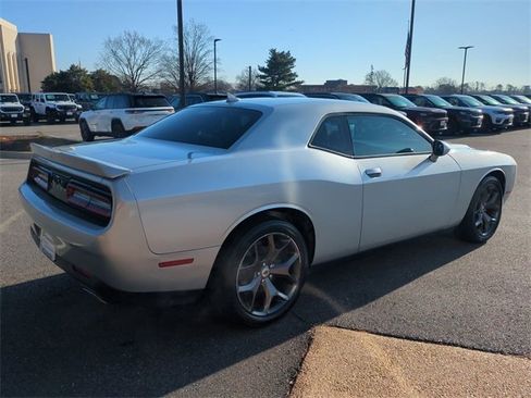 Used 2019 Dodge Challenger SXT w/ Plus Package image 4
