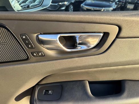 Used 2023 Volvo XC60 B5 Ultimate w/ Protection Package Premier image 15