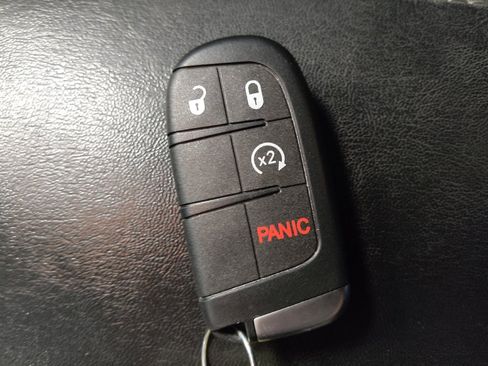 Used 2020 Jeep Cherokee Latitude Plus w/ Comfort/Convenience Group FWD image 32