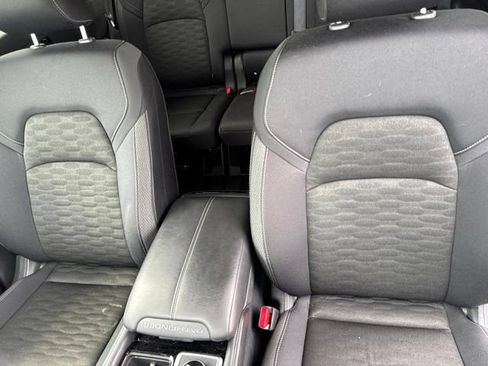 Used 2025 Nissan Pathfinder SV AWD/4WD image 15