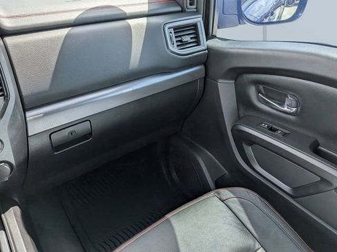 Used 2021 Nissan Titan PRO-4X w/ Pro-4x Convenience Package AWD/4WD image 16