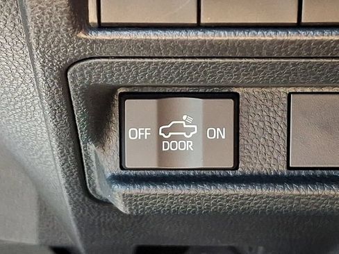 Used 2025 Toyota Tacoma TRD Off-Road AWD/4WD image 24