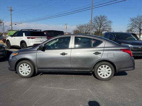 Used 2019 Nissan Versa S image 6
