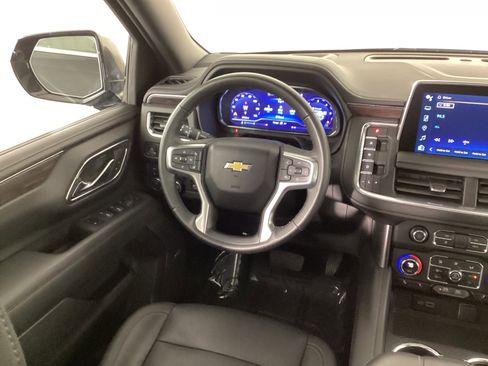 Used 2023 Chevrolet Suburban LT w/ LT Signature Package image 14