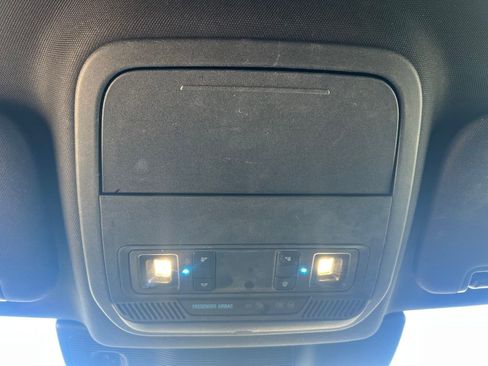 Used 2020 Ford Explorer XLT w/ Equipment Group 202A image 22