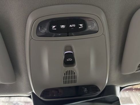 Used 2020 Volvo XC40 T5 Inscription w/ Protection Package Premier image 19