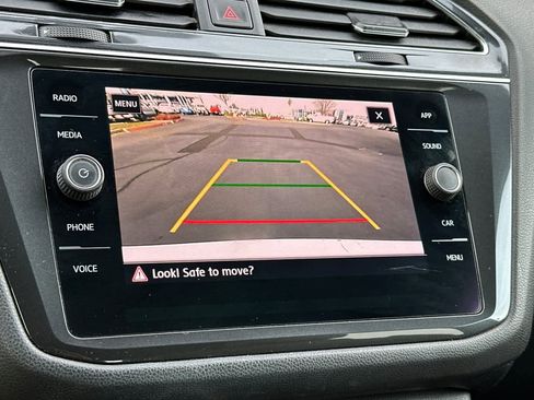 Used 2018 Volkswagen Tiguan SE image 22