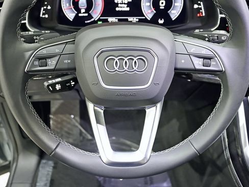 Used 2025 Audi Q8 Prestige AWD/4WD image 17