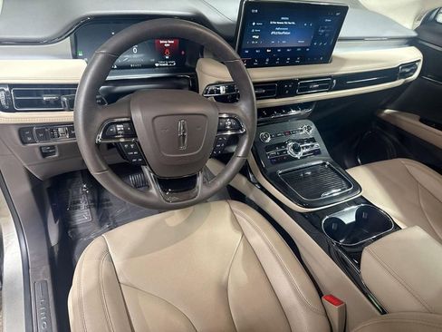Certified 2023 Lincoln Nautilus AWD w/ Premium Package image 11