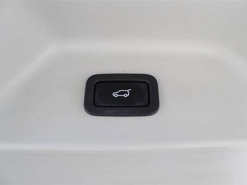 Used 2016 Land Rover Range Rover HSE AWD/4WD image 30