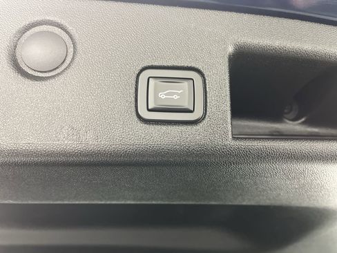 Used 2019 Chevrolet Equinox LT image 31