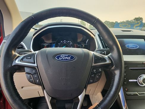 Used 2019 Ford Edge Titanium FWD image 12