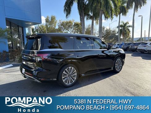 Used 2025 INFINITI QX80 Luxe RWD image 3