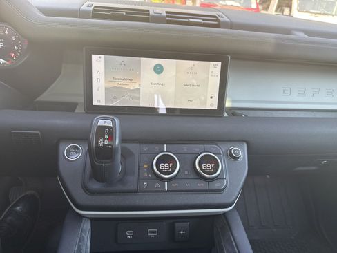 Used 2020 Land Rover Defender 110 First Edition AWD/4WD image 9