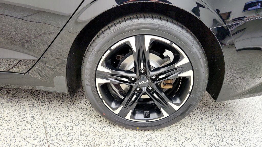 Used 2022 Kia K5 GT-Line AWD/4WD image 9