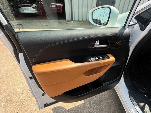 Used 2022 Chrysler Pacifica Pinnacle AWD/4WD image 15