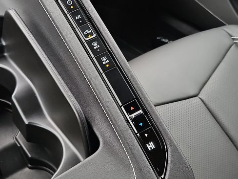 Used 2023 Chevrolet Corvette Stingray Coupe w/ 1LT image 15