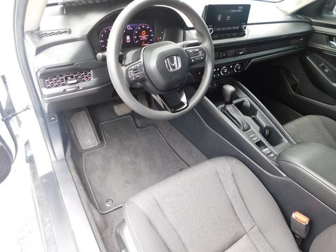 Used 2025 Honda Accord SE image 15