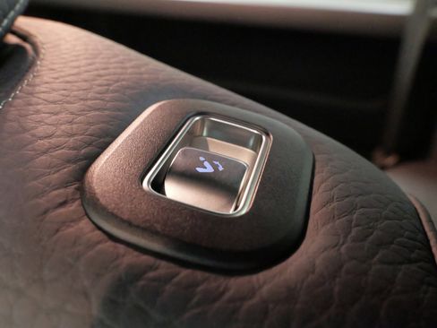 Used 2025 Mercedes-Benz GLS 450 4MATIC image 38