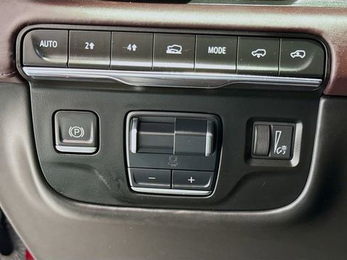 Used 2022 Cadillac Escalade ESV Sport Platinum AWD/4WD image 9