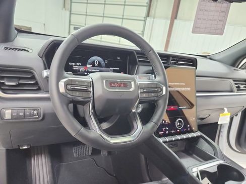 New 2026 GMC Terrain Elevation w/ Technology Package II FWD image 18
