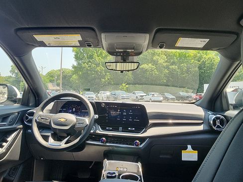 New 2026 Chevrolet Equinox LT w/ Convenience Package II FWD image 24