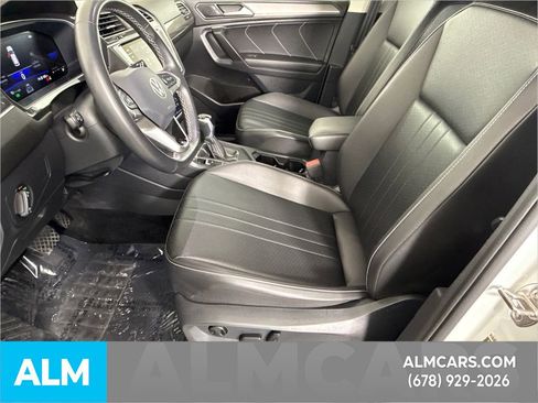 Used 2024 Volkswagen Tiguan SE image 9