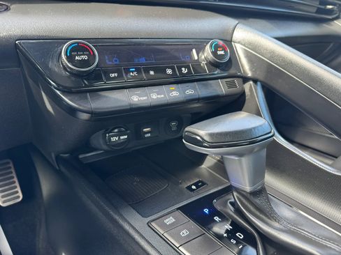 Used 2025 Hyundai Elantra Sport FWD image 53