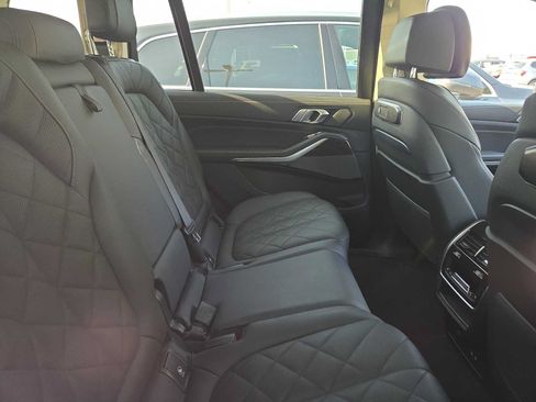Used 2025 BMW X7 xDrive40i AWD/4WD image 10