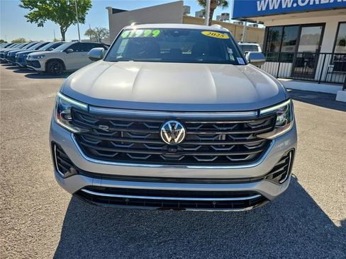 Used 2025 Volkswagen Atlas Cross Sport SEL Premium R-Line image 2